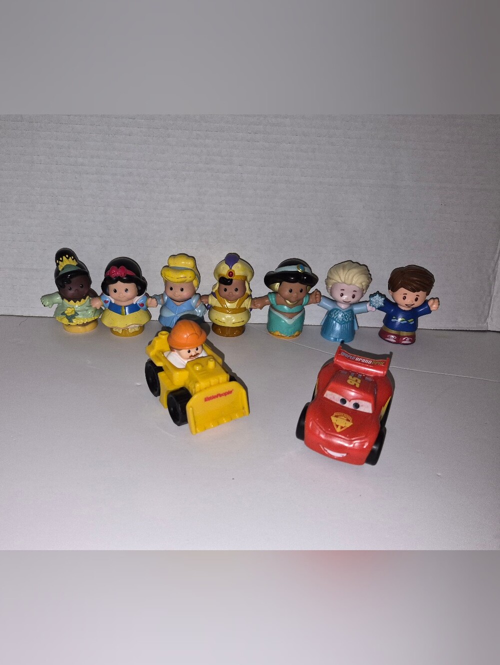 Fisher Price Little People Lot Disney Talkers, Cars Lightning Mcqueen, Wheelies